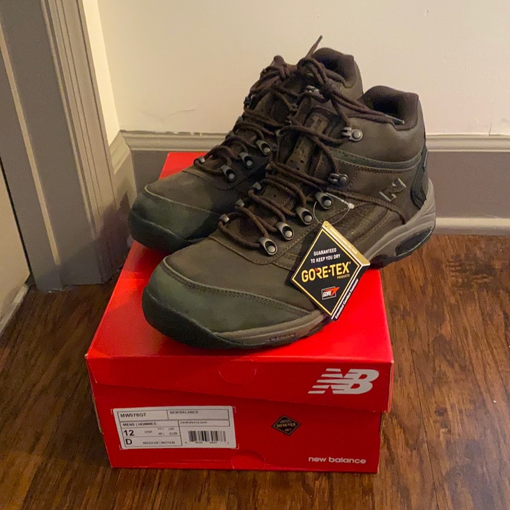 NWT New Balance Hiking Boots